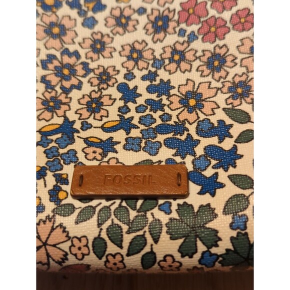 Fossil Fiona Crossbody PVC Bag Purse Printed Floral Zip Adjustable Zip Pockets - Picture 3 of 12